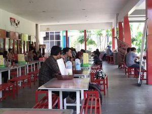 7 Kantin di Sekitar Kampus Unud, Ada yang Buka 24 Jam