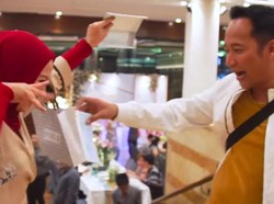 Istri Ultah, Denny Cagur Sawer Cek Rp 150 Juta