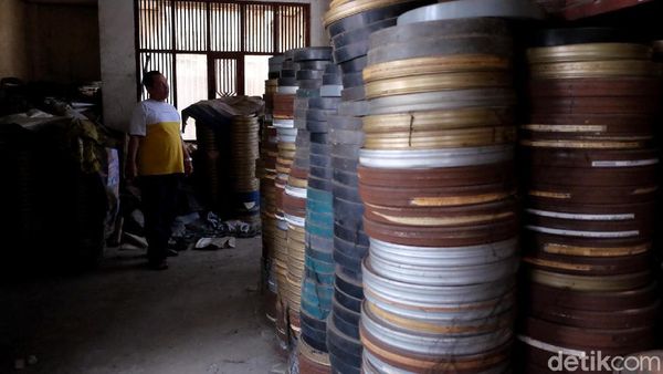 Perjalanan Raja Bioskop di Karawang yang Tersisih Kemajuan Zaman