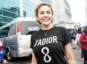 Nikita Mirzani Pasang Badan Tak Izinkan Mantan Suami Temui Anak Nikita Mirzani Pasang Badan Tak Izinkan Mantan Suami Temui Anak
