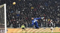 Dalam pertandingan ini, Paulo Dybala dua kali membobol gawang Udinese. Gol itu dicetak di menit ke-26 dan 58. Fabio Ferrari/LaPress via AP.