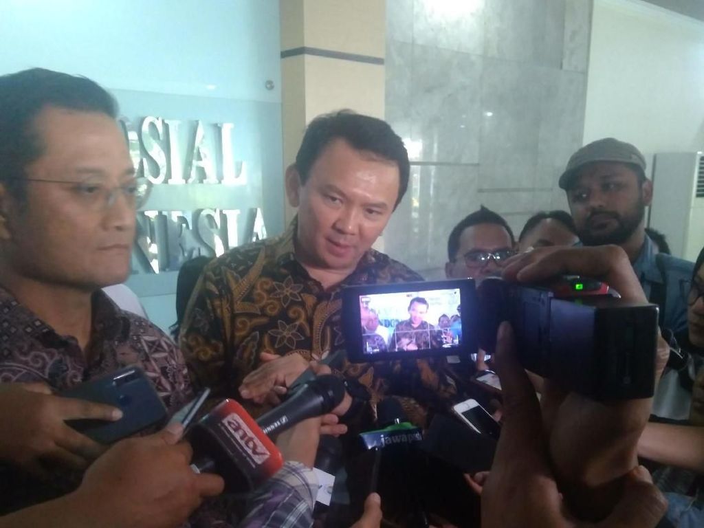 Ahok Temui Mensos Bahas Subsidi Elpiji Tepat Sasaran Ahok Temui Mensos Bahas Subsidi Elpiji Tepat Sasaran