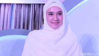 Potret Dhini Aminarti yang Perawatan Wajah Sejak SMP, Cantiknya Teduh