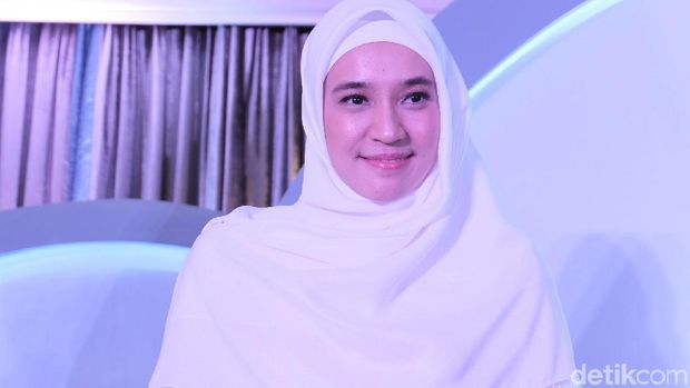 Dhini Aminarti Perawatan Kulit Wajah Satu Jam Setengah di Pagi & Malam Hari