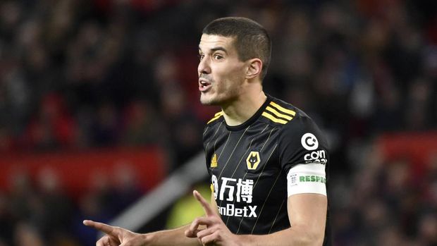 Pemain-pemain Wolverhampton sempat melontarkan protes pada wasit.
