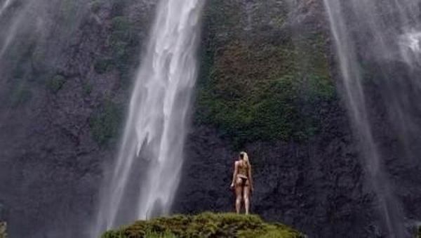 Mengagumi Moleknya Air Terjun Terindah di Jawa