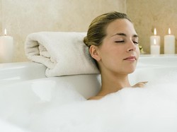 Zaman Dulu, Mandi Ada Wisatanya, Sampai Indonesia Diserbu Turis Eropa