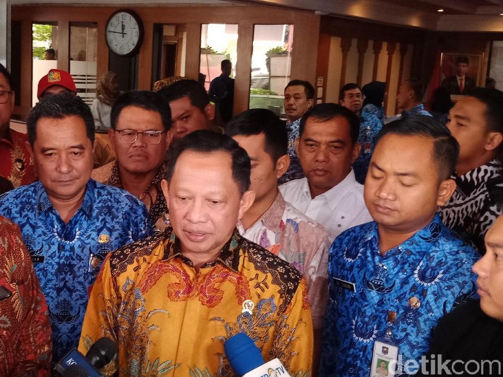 Jaga Stabilitas Jelang Pilkada, Tito Akan Panggil Partai di Luar Parlemen Jaga Stabilitas Jelang Pilkada, Tito Akan Panggil Partai di Luar Parlemen
