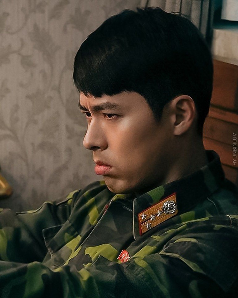 3 lần lên cơn ghen cưng muốn xỉu của Hyun Bin ở Crash Landing On You: Nhớ nhất là màn hậm hực vì trái tim chủ nghĩa tư bản! - Ảnh 11. 3 lần lên cơn ghen cưng muốn xỉu của Hyun Bin ở Crash Landing On You: Nhớ nhất là màn hậm hực vì trái tim chủ nghĩa tư bản! - Ảnh 11.