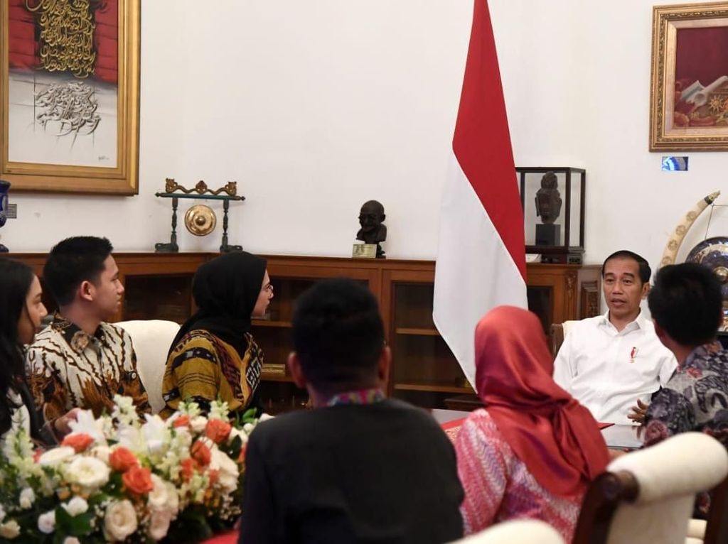 Bicara Beasiswa untuk Santri-Aktivis, Stafsus Jokowi Soroti Sertifikasi Bahasa Bicara Beasiswa untuk Santri-Aktivis, Stafsus Jokowi Soroti Sertifikasi Bahasa