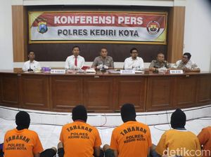 Polisi Kota Kediri Ungkap Layanan Panti Pijat Plus-plus