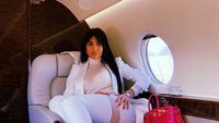 Foto: Gaya Pacar Cristiano Ronaldo di Jet Pribadinya