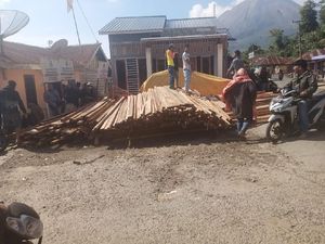 Polisi Amankan Truk Diduga Angkut Kayu Pembalakan Liar di Karo Sumut