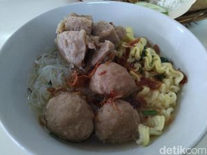 Nongkrong dan Makan Kenyang di Cafe Cangkir UIN Jakarta