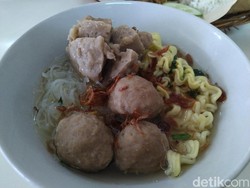 Nongkrong dan Makan Kenyang di Cafe Cangkir UIN Jakarta