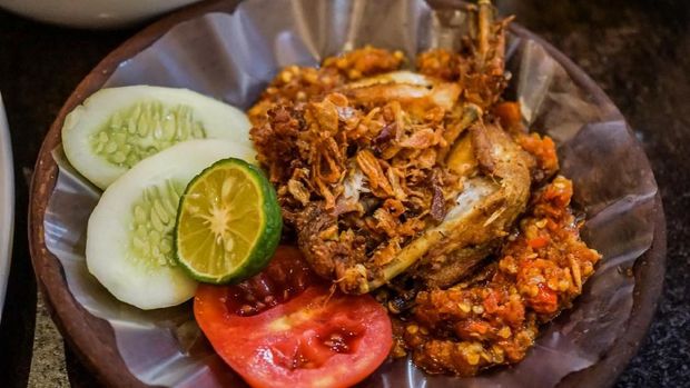 Sajian ayam lezat