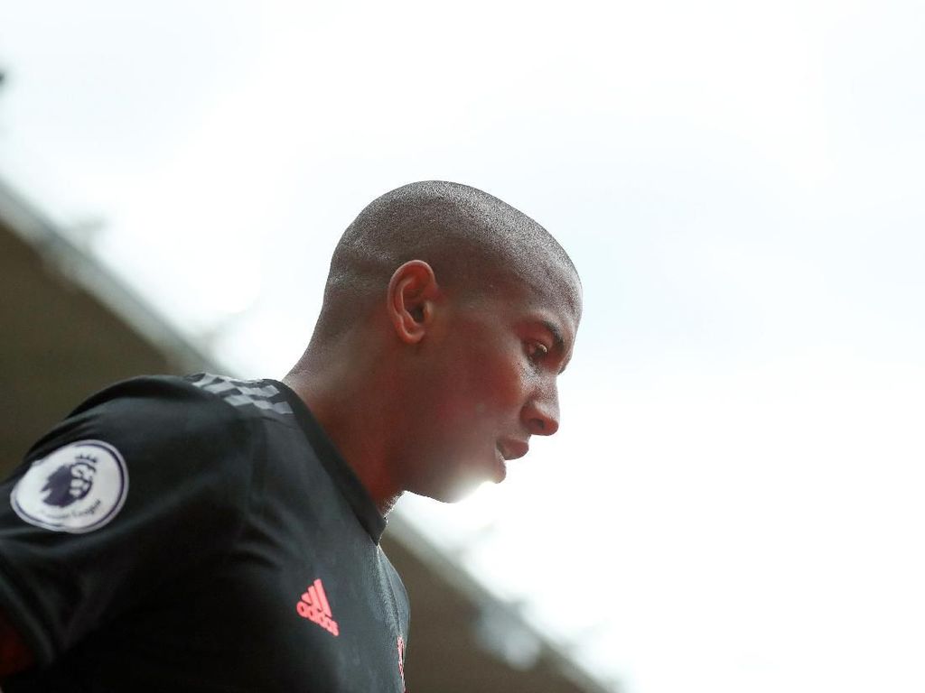 Desak Kepindahan ke Inter, Young Sempat Tinggalkan Latihan Man United Desak Kepindahan ke Inter, Young Sempat Tinggalkan Latihan Man United