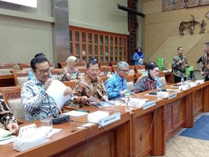 Ramai Protes BPJS Kesehatan, Menkes Terima 12 Usulan dari DPR Ramai Protes BPJS Kesehatan, Menkes Terima 12 Usulan dari DPR