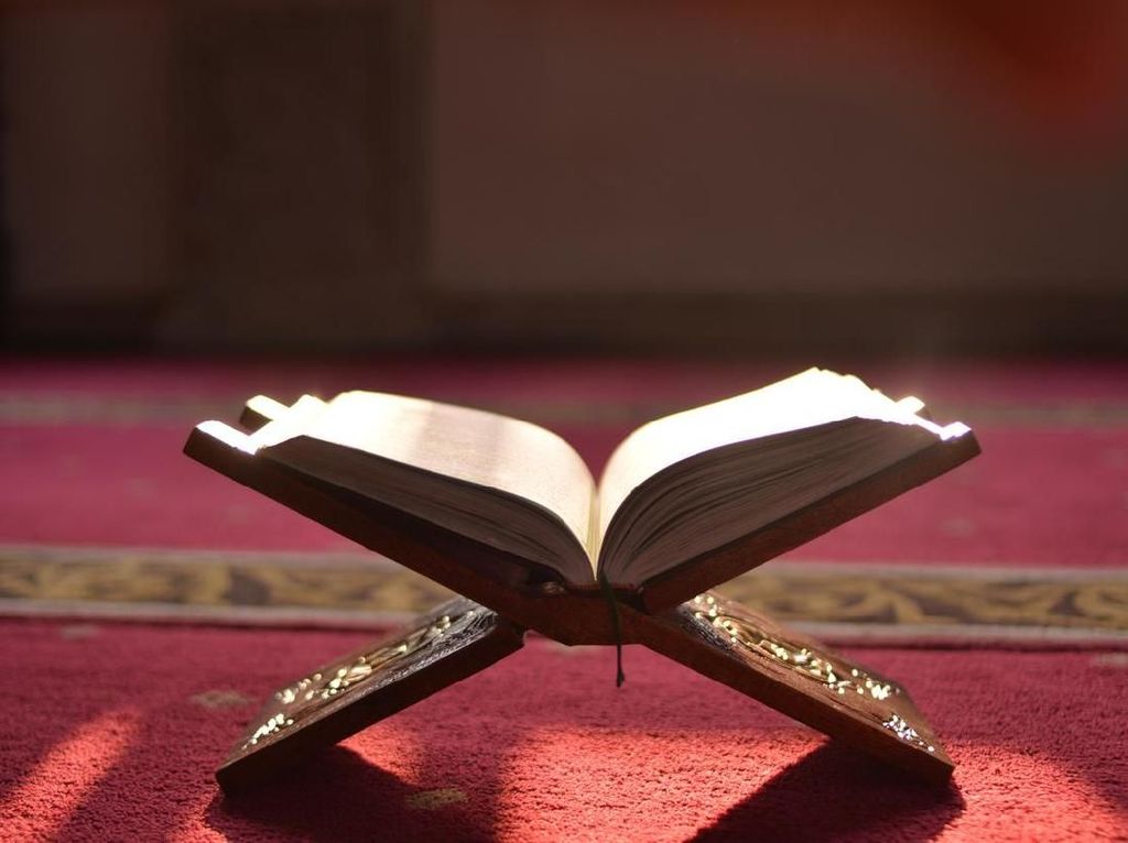 3 Hukum dalam Al Quran, Termasuk yang Mengatur Hubungan Manusia dan Allah