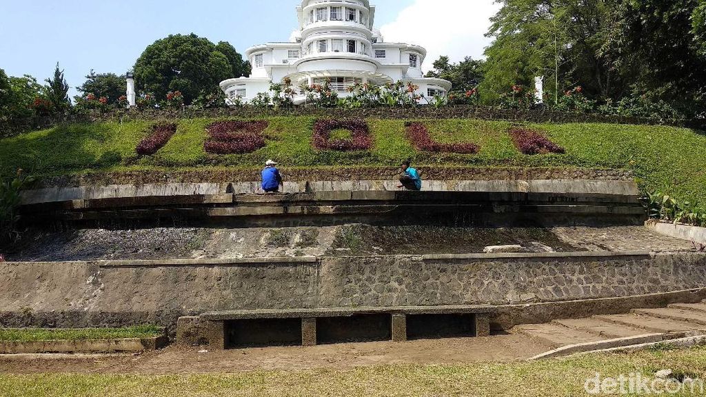 Ini Taman Isola UPI yang Dijadikan Tempat Upacara Sunda Empire