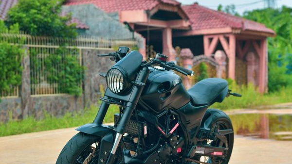 Wujud Yamaha Scorpio Bergaya Ducati Monster