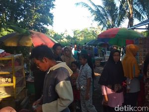 Video Pasar Kaget di Keraton Agung Sejagat