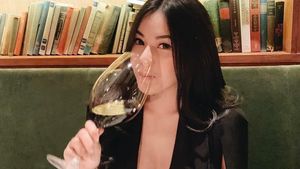 Potret Makan Asyik Elvia Cerolline yang Pura-pura Dilamar Billy Syahputra