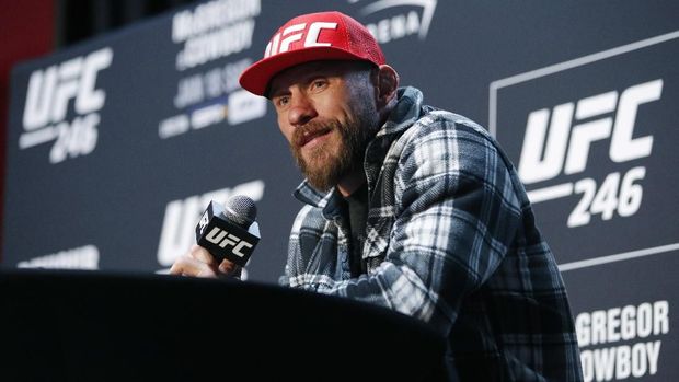 Donald Cerrone mendapat bayaran jauh lebih rendah dari Conor McGregor.