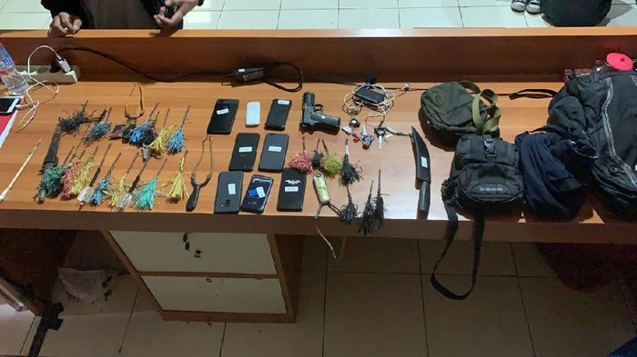 Bawa Busur-Airsoft Gun, 5 Mahasiswa Unismuh Makassar Ditangkap Polisi Bawa Busur-Airsoft Gun, 5 Mahasiswa Unismuh Makassar Ditangkap Polisi