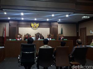 Sopir Dadang Prijatna Ungkap Dijadikan Direktur Cuma untuk Teken Proyek