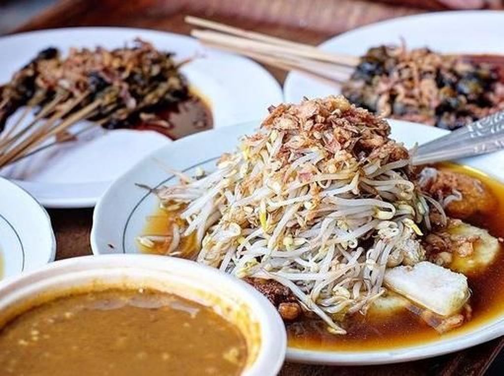 Bikin Ngiler! 3 Kuliner Surabaya dengan Campuran Petis Ini Rasanya Maknyus
