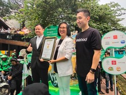 Antar 10.000 Paket Makanan, GrabFood Raih Rekor MURI