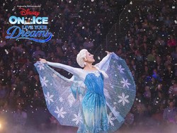 Disney on Ice Bawa Tangga Besar Elsa Frozen