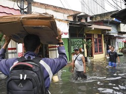 Warga Sebut Banjir di Kebayoran Baru Sempat Mencapai 70 Cm
