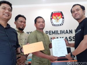 Tim Sukses Danny Pomanto Daftar Calon Independen ke KPU Makassar