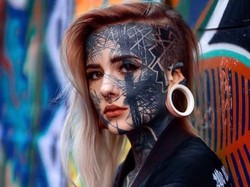 Penampilan Wanita yang Tutupi 90% Kulit Tubuhnya dengan Tato