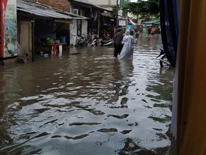 Ini Titik-titik Jalan Tergenang di Jakarta Usai Hujan Deras Pagi Tadi