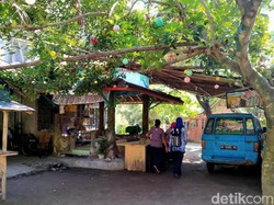 Pengikut Raja Toto Pernah Gelar Kirab Tengah Malam Pakai Obor