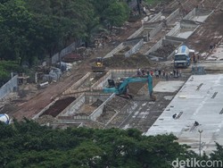 Monas Digunduli Demi Revitalisasi