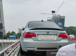 BMW Kecelakaan karena Jalanan Licin, Ingat Bahaya Hydroplaning