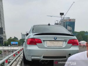BMW Kecelakaan karena Jalanan Licin, Ingat Bahaya Hydroplaning BMW Kecelakaan karena Jalanan Licin, Ingat Bahaya Hydroplaning