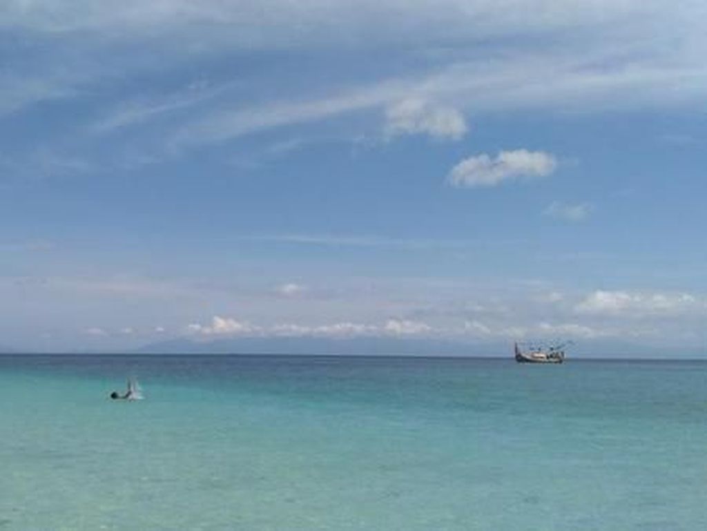 Banyuwangi Punya Teluk Seindah Ini Banyuwangi Punya Teluk Seindah Ini
