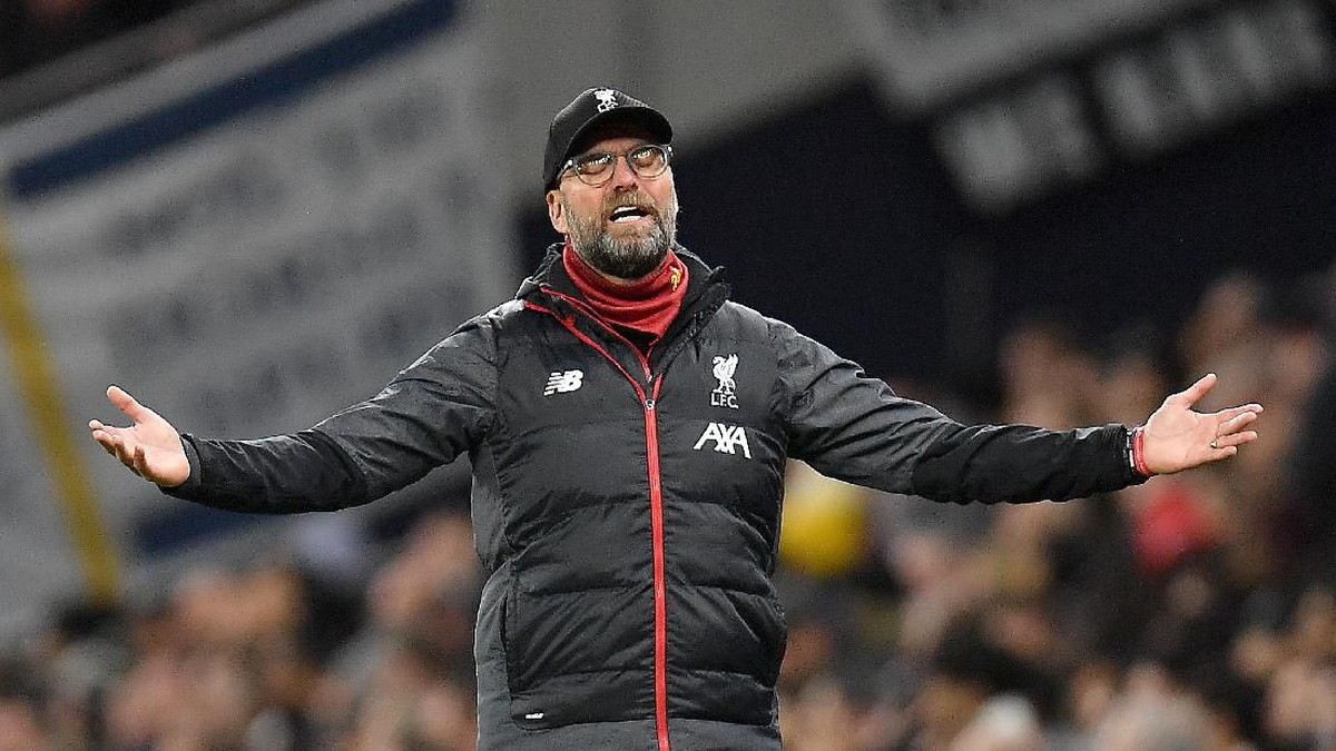 Juergen Klopp pertanyakan sepakbola serangan balik ala Man United (Justin Setterfield/Getty Images)