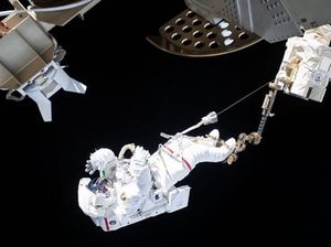 Aksi Spacewalk 2 Kosmonot Rusia di Stasiun Luar Angkasa Internasional Aksi Spacewalk 2 Kosmonot Rusia di Stasiun Luar Angkasa Internasional