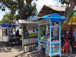 Pedagang Dadakan Bermunculan di Lokasi Pohon Menangis di Jember