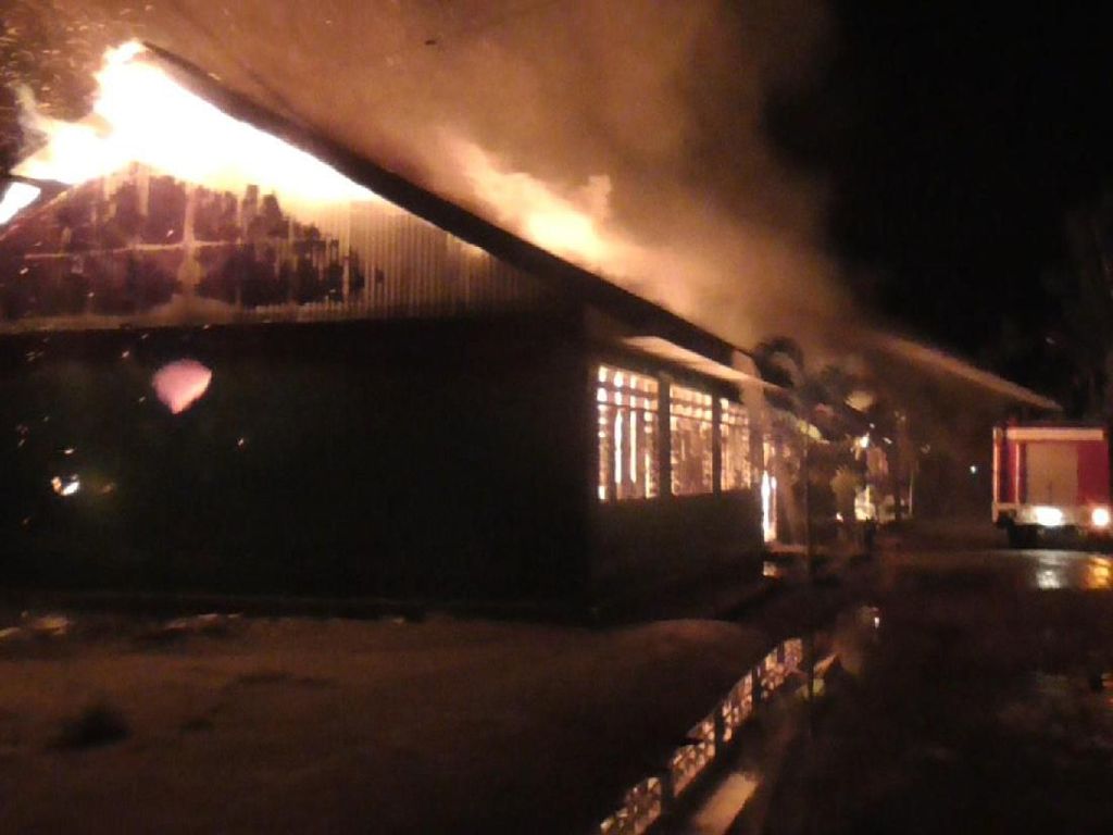 Pondok Pesantren Al Ikhlas Lampoko Polman Terbakar Pondok Pesantren Al Ikhlas Lampoko Polman Terbakar