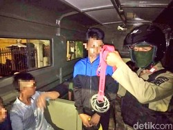 Puluhan Pelajar Bawa Pedang dan Celurit yang akan Tawuran Diamankan