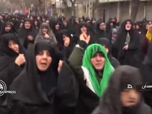 Warga Iran Kompak Turun ke Jalan Memprotes Amerika dan Israel