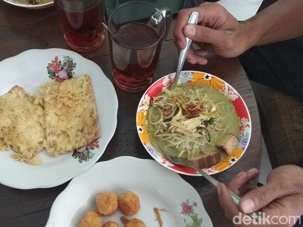 Nasi Lesah Magelang yang Berkuah Gurih Ini Cocok Buat Penghangat Pagi Nasi Lesah Magelang yang Berkuah Gurih Ini Cocok Buat Penghangat Pagi