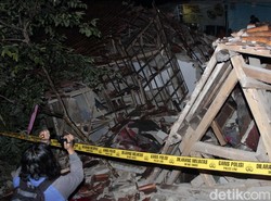 Detik-detik Tabung Gas Meledak Hancurkan Rumah di Cimahi